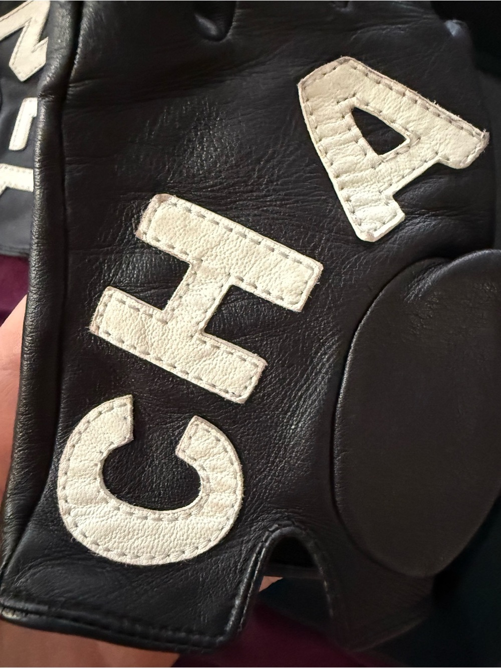 CHANEL Black Fingerless Leather Gloves with Cream Logo Letters - Picture 4 of 7